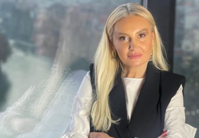 ტელეწამყვანი ტროტუარზე დგომის გამო დააპატიმრეს